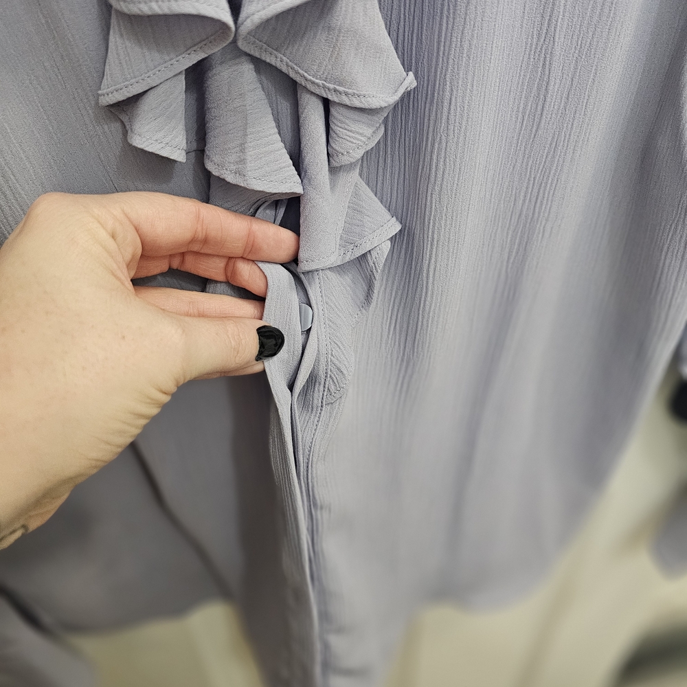 LOFT Women's Ruffled Blouse - he - Picture 3 of 4